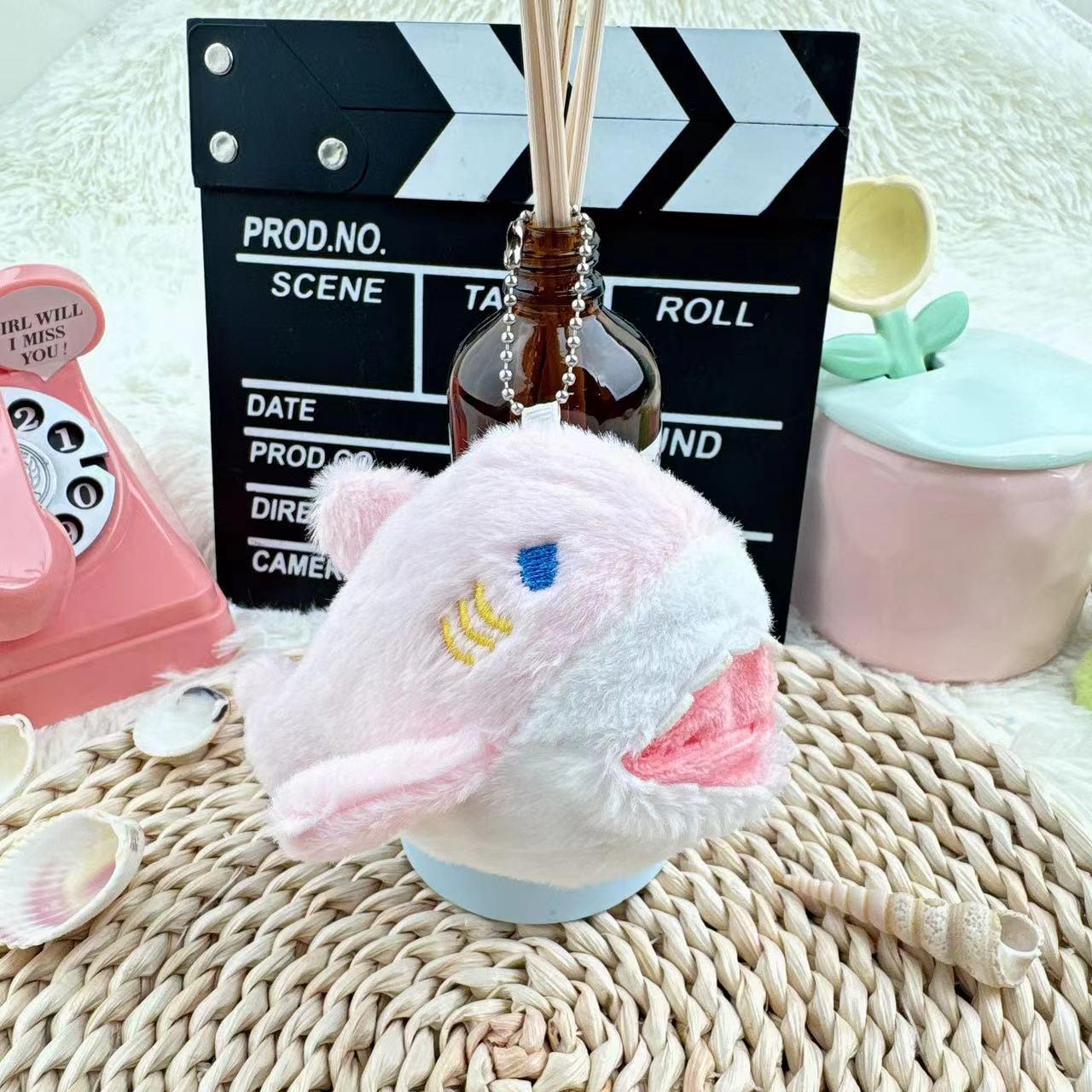 

Очаровательный плюшевый брелок-шарм в виде акулы, кусающей руку Height 12 cm