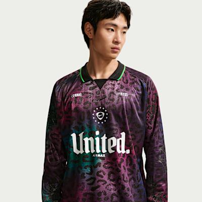 Nike Tiempo Soccer Bottom Men s M