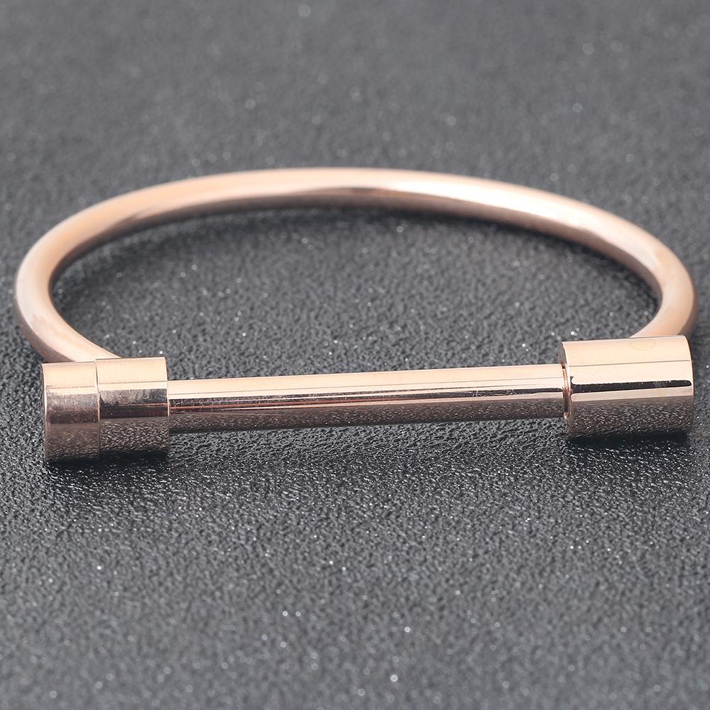 European and American Three-color Titanium Steel Horseshoe D-shaped Women’s Bracelet