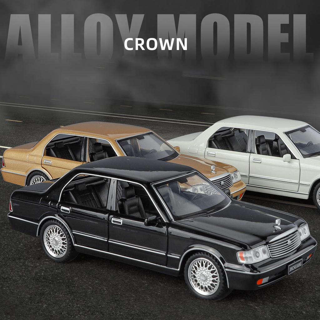 1/32 Toyota Crown Alloy Car Model Sound and Light Pull Back Children's Toy Collectibles Birthday gift