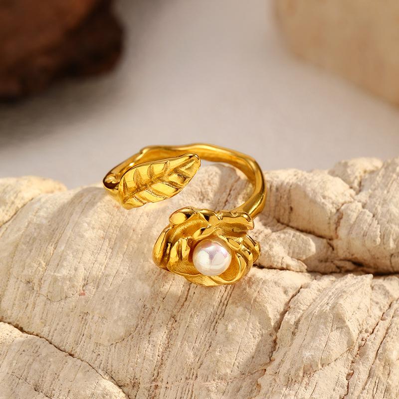 European and American ins style camellia pearl opening ring women's versatile 18K gold ring elegant temperament does not fade jewelry