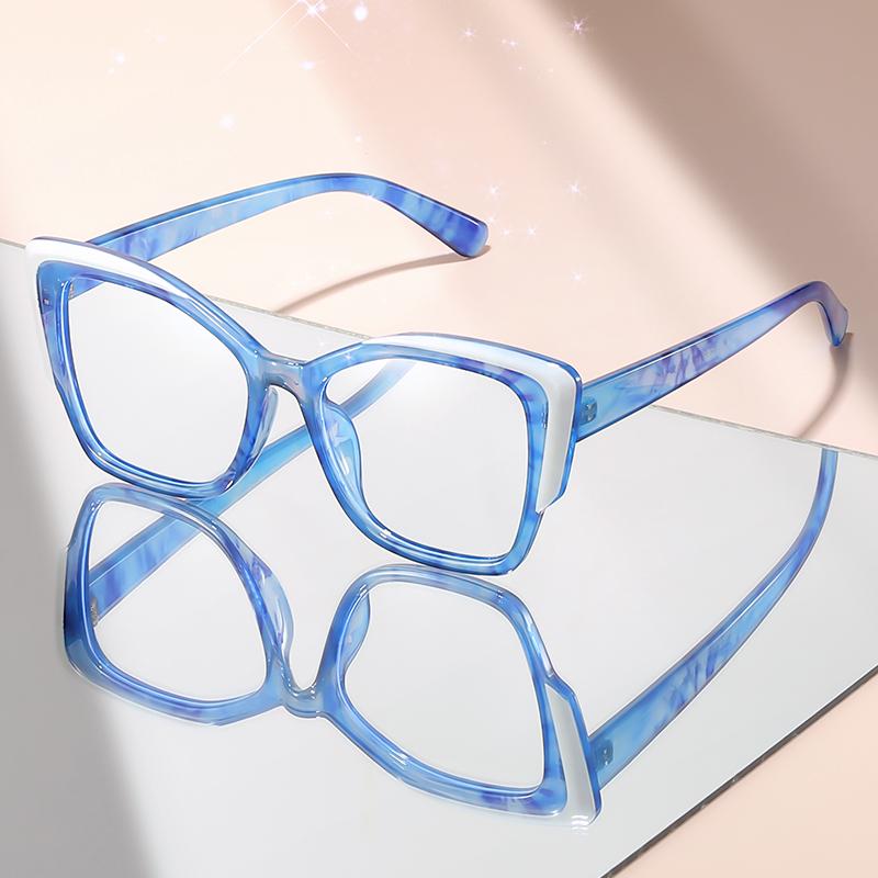 The retro cat-eye flat glasses with contrasting color design are both fashionable and versatile anti-blue light glasses