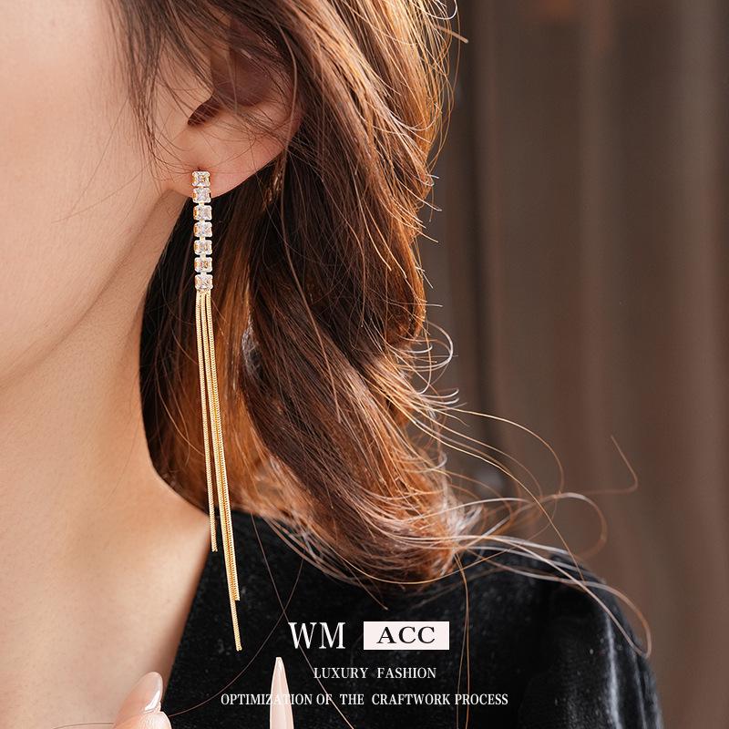 Gold-Plated Silver Zircon Tassel Earrings: Fashionable, Versatile, Luxury Commuter Earrings for Women.