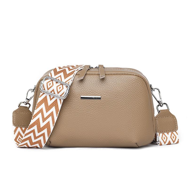 

The top layer of cowhide small square bag, high-end sense bag, fashionable women s bag, versatile one-shoulder crossbody bag, leather women s bag хаки