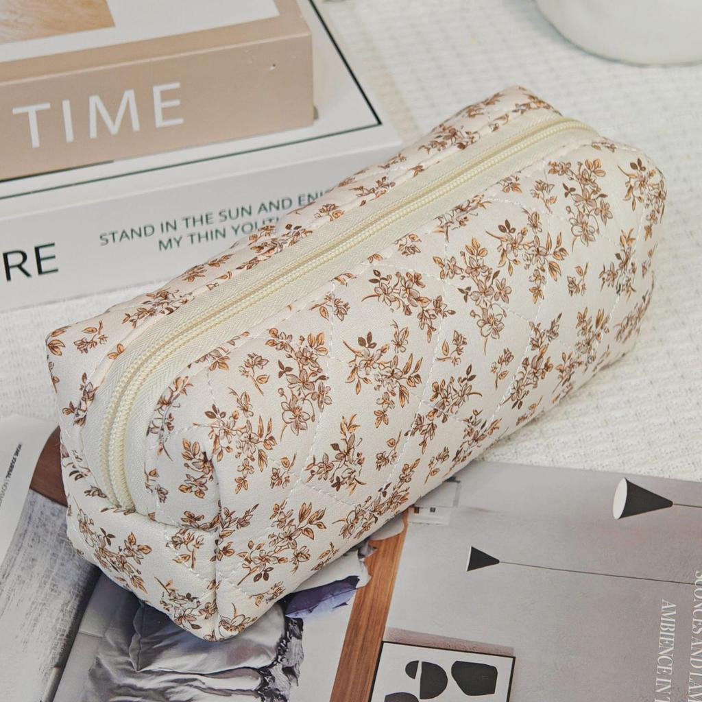 Floral Large Capacity Quilted Cotton Makeup Bag - Portable Japanese/Korean Style for Travel