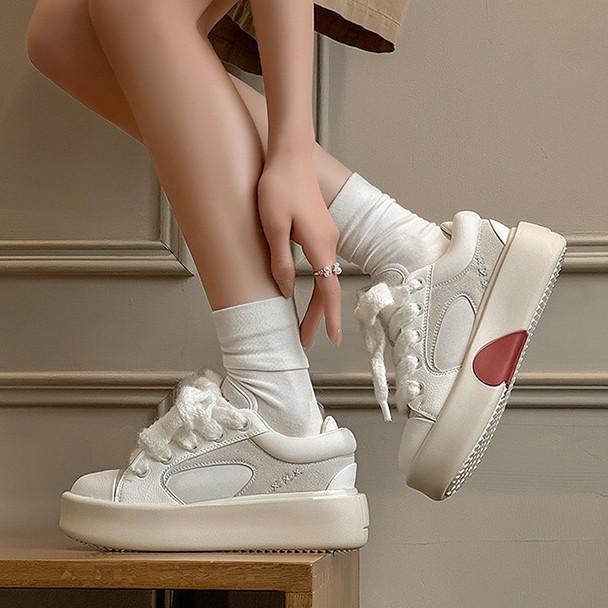 2025 neue koalagrau-rote Liebe dicke Sohle Schuhe Damen nationaler Trend vielseitige höhenvergrößernde Paarschuhe Freizeitschuhe