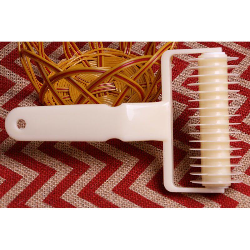 Timeless Design Rolling Lattice Roller Pie Pastry Cutter For Versatile Kitchen Use