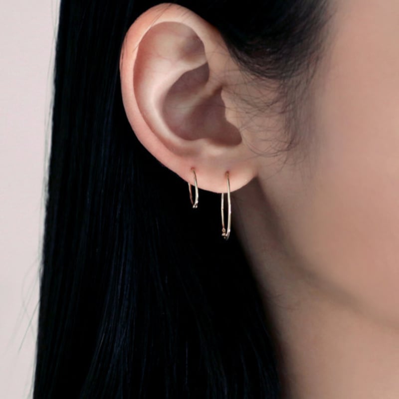 Less Is More 14K Gold Oval Earring (m)