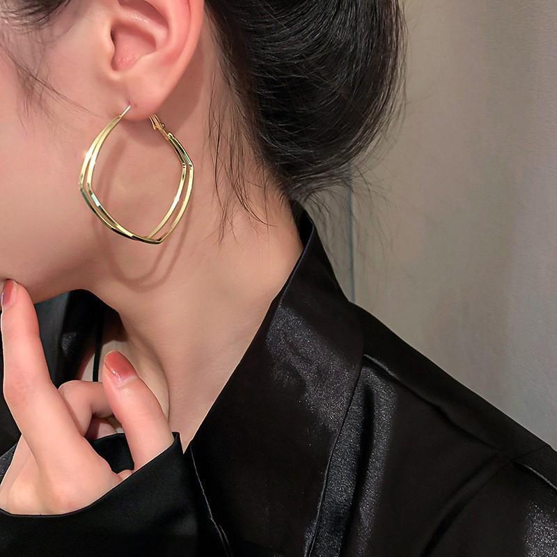 European and American Silver Needle Zircon Earrings: High-End, Versatile, Exaggerated Personality Design