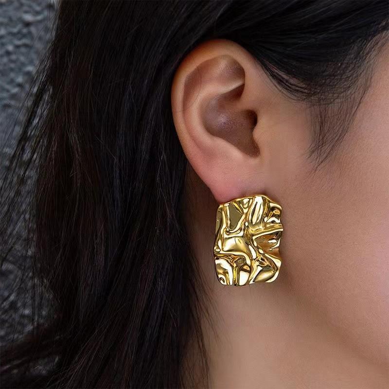 Irregular Pleated Earrings For Women, With A Niche And Cool Design, Fashionable And Versatile Earring Accessories.