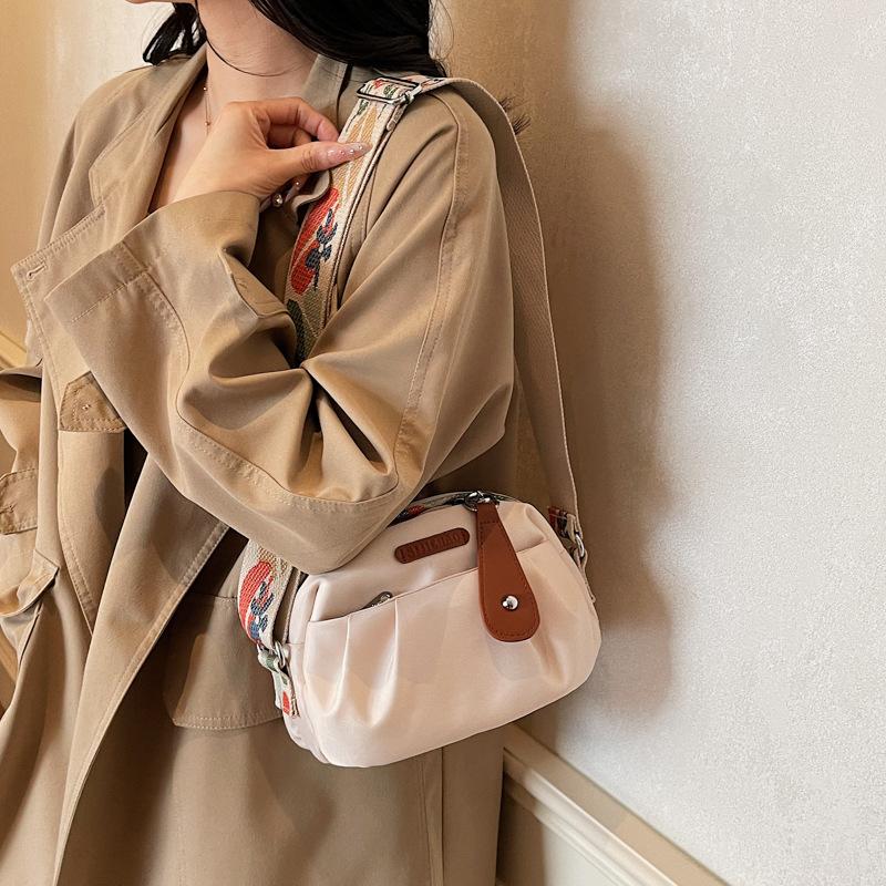 New Fashi Nyl Crossbody Bags for Women Trendy Shoulder Storage Bag Wide Strap Comfortable and Versatile Texture Pillow Bag