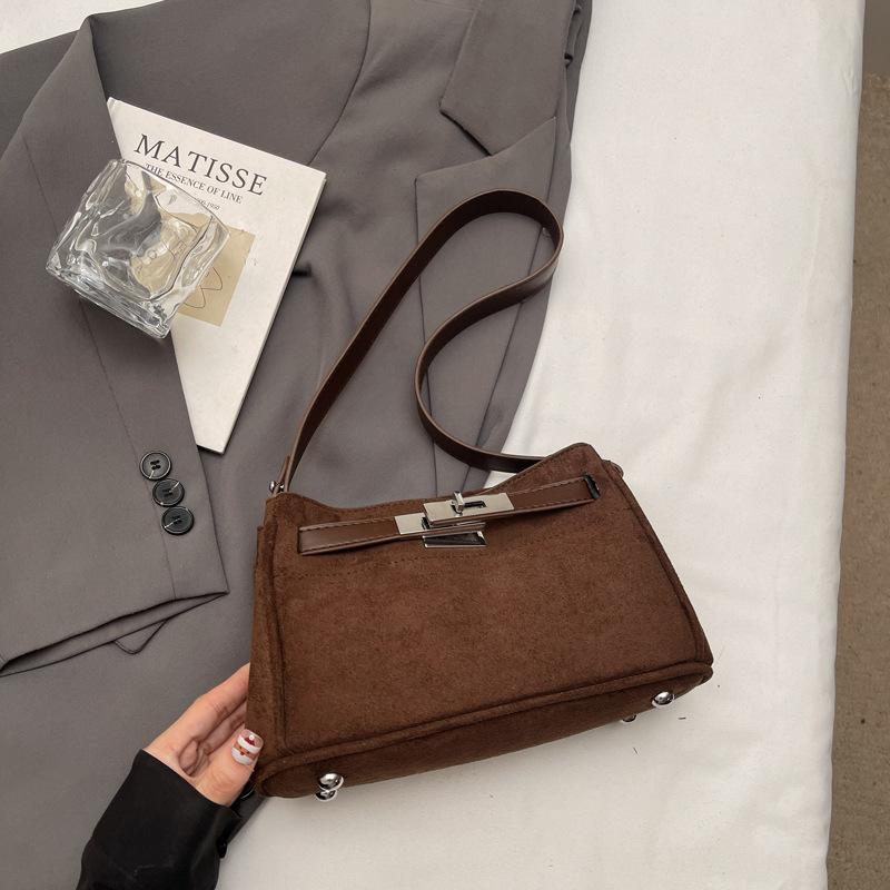 

2025 осень новая матовая женская сумка модная портативная на плечо сумка-мессенджер высокая ценность простая повседневная маленькая квадратная сумка женская