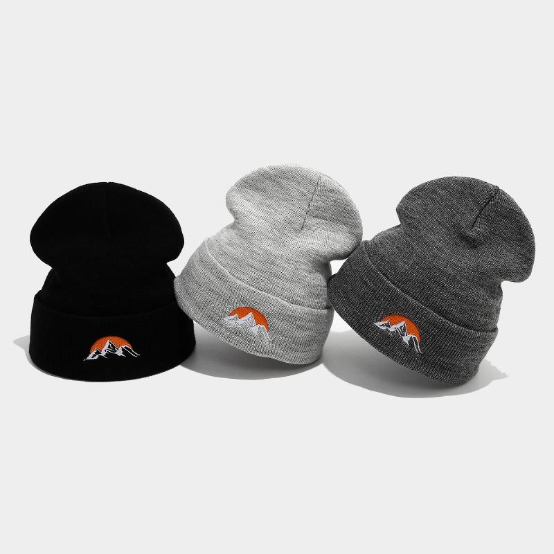Outdoor sports and leisure warm knitted hats for men and women New mountain sun wool hats