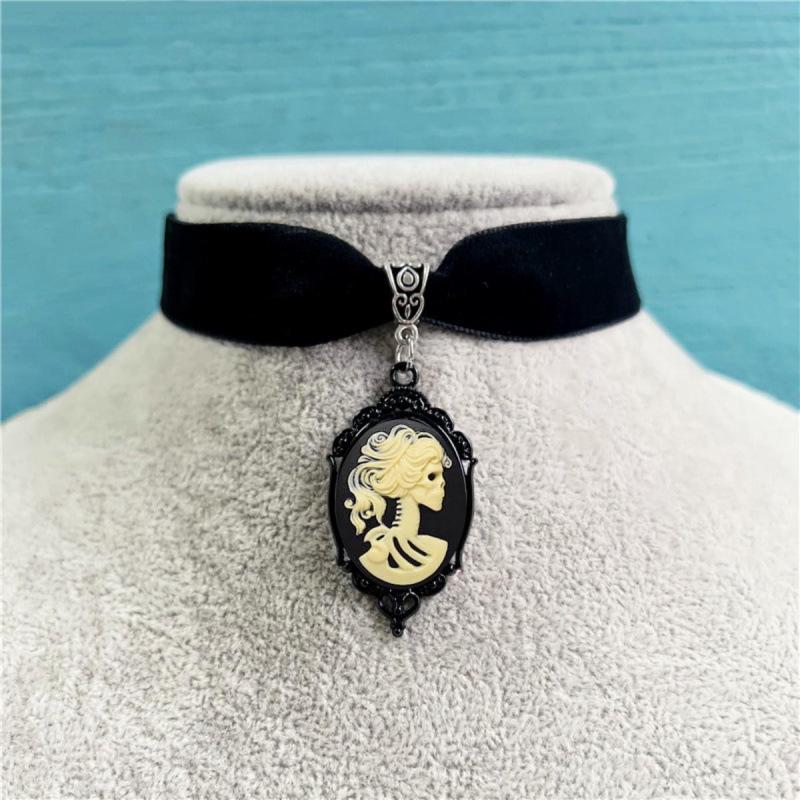 Gothic Black Cat Cameo Pendant Velvet Necklace
