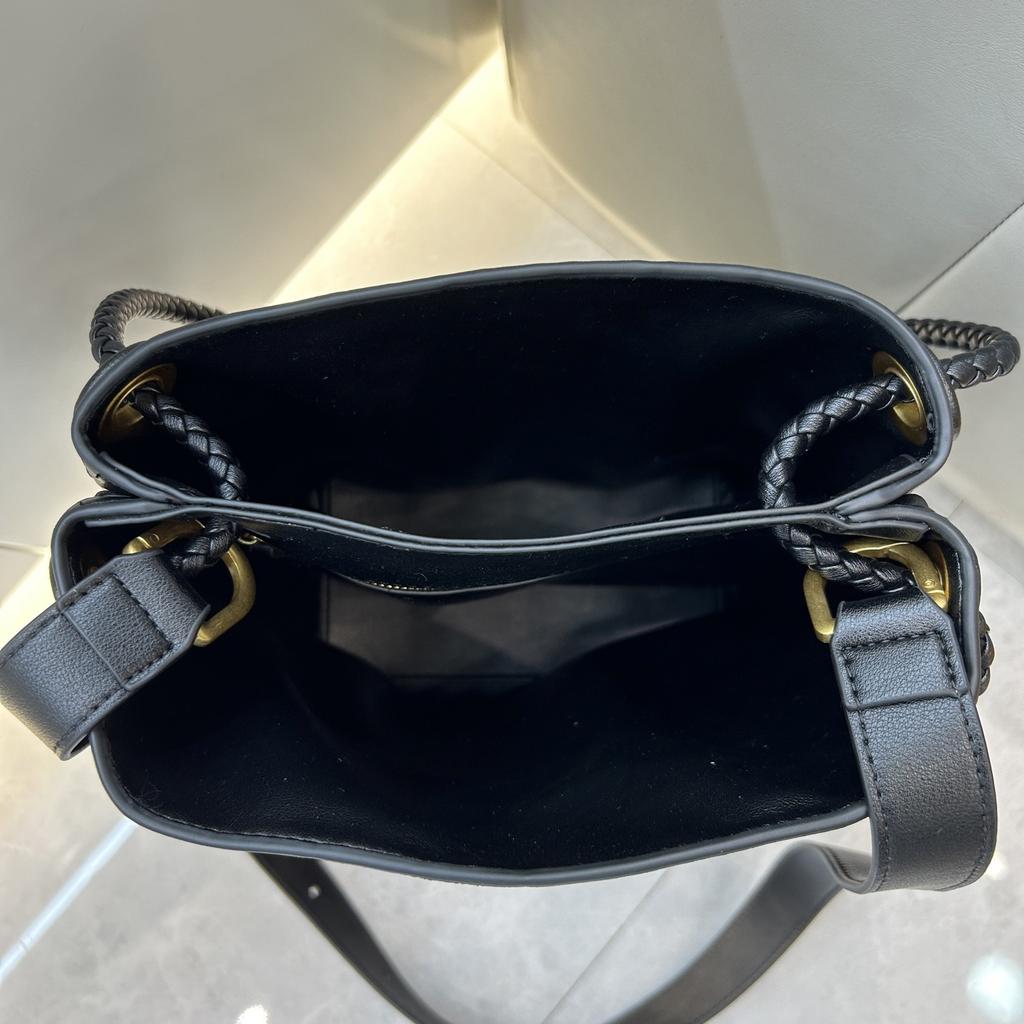 Cross-border handmade cowhide woven bag large-capacity messenger bag niche bucket bag portable women's bag single shoulder messenger bag