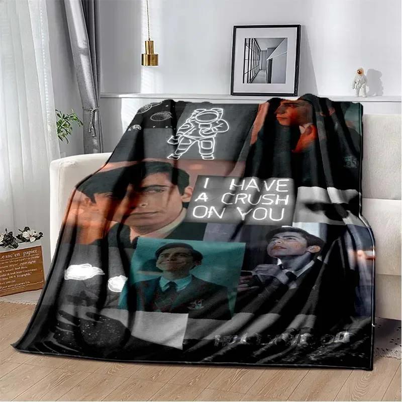 Aidan Gallagher Nummer Fünf Schauspielerdecke, Flanell, Herbst und Winter, warme Plüsch-Überwurfdecken für Bett, Büro, Picknickdecke, Geschenk