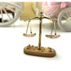 1PC Dollhouse Mini Balance Scales with 6 Weights, 1: 12 Scale Retro Mini Justice Scale Model, Dollhouse Scenes Cake Decoration