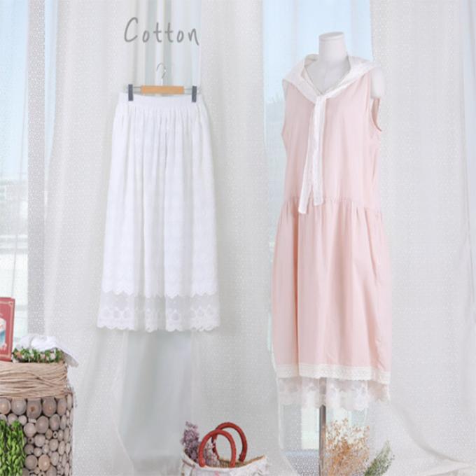 Seutailbaimiin Melin Floral Embroidery Skirt