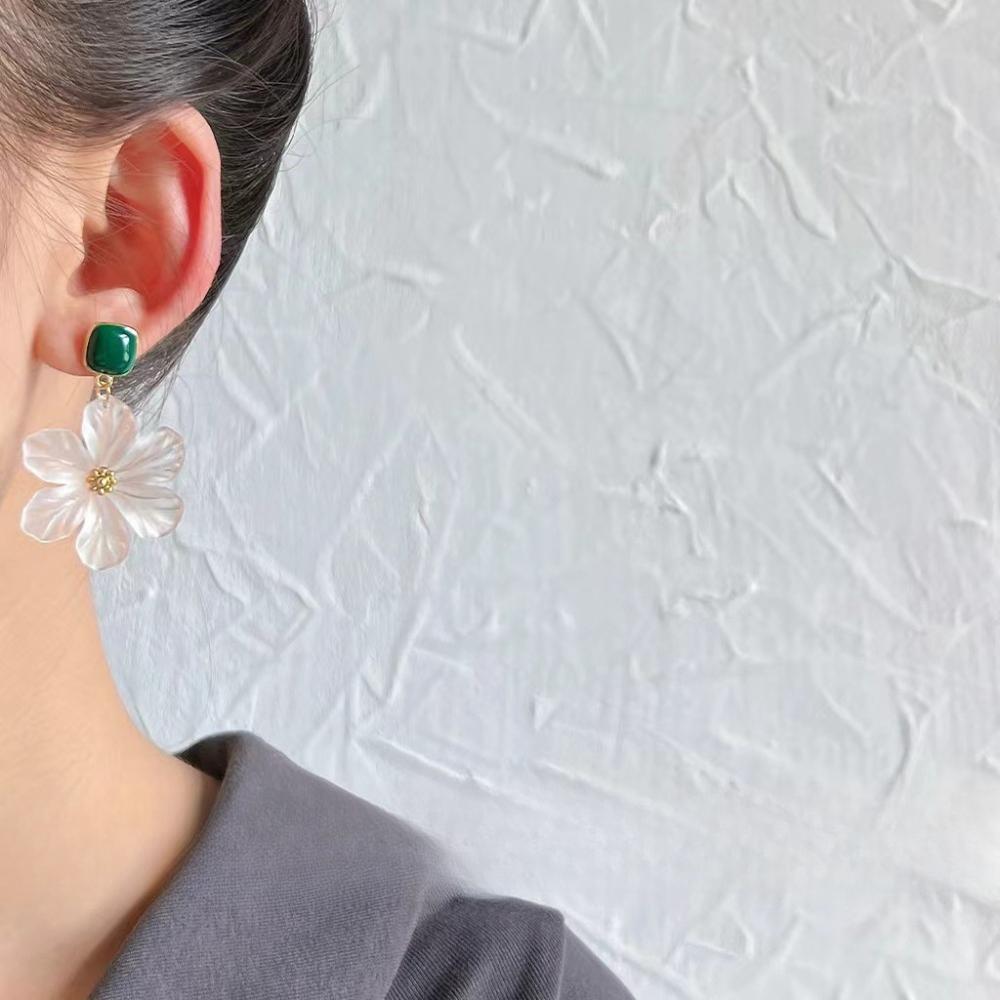 Sweet Romantic White Stereo Five Petals Flower Pendant Green Drip Glaze Square Dangle Earrings for Women Fashion Retro Jewelry