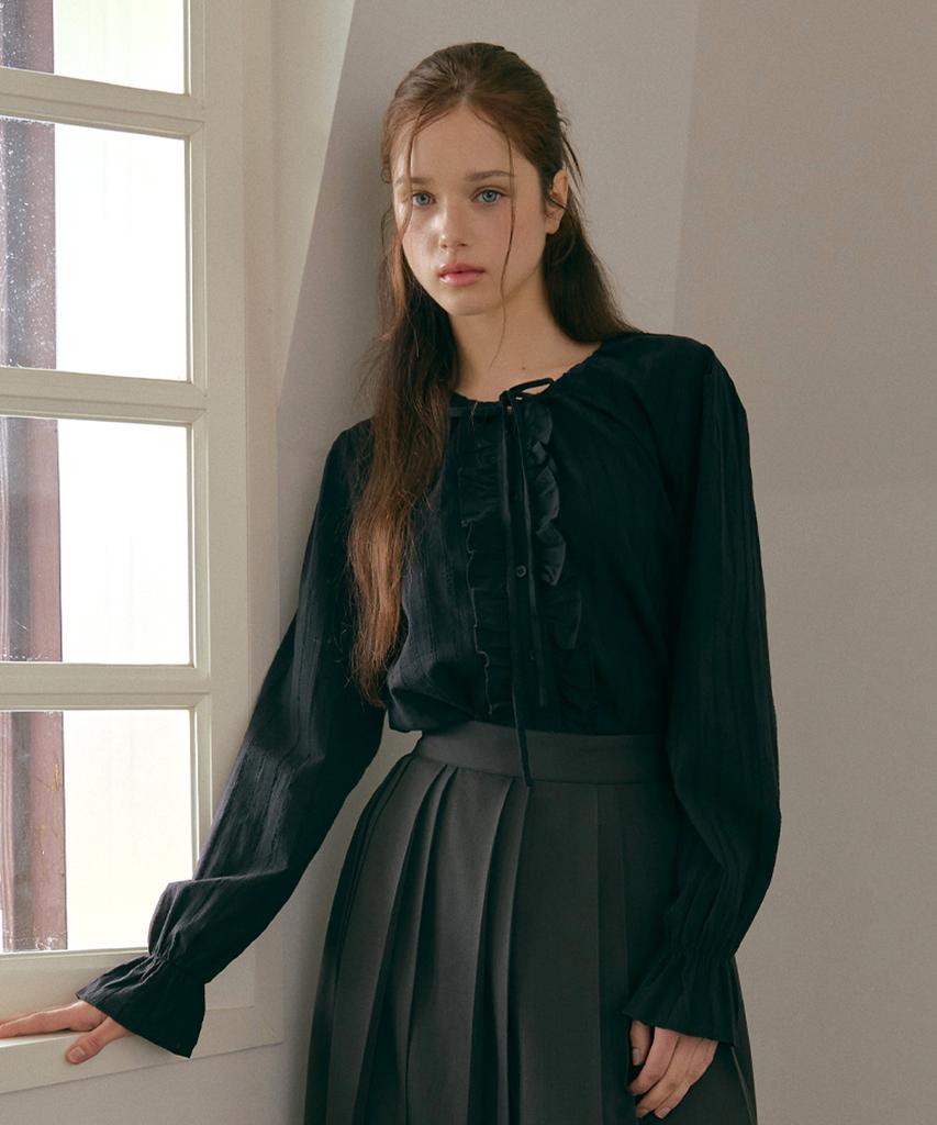 ODER String Collar Ruffle Blouse-Black
