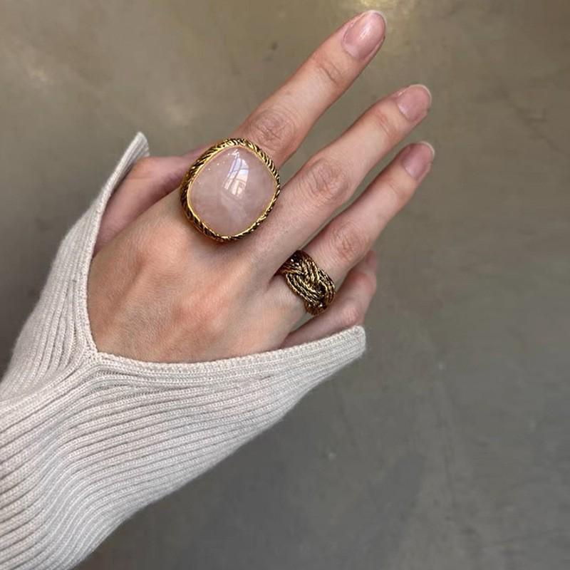 Inel Vintage Distresed cu Piatră Prețioasă Franceză pentru Femei: Exquisit, High-End, Lux Ușor, Eleganță Inspiratoare în Stil INS.