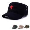 Cappello piatto da uomo retrò nostalgico con stella rossa ricamata