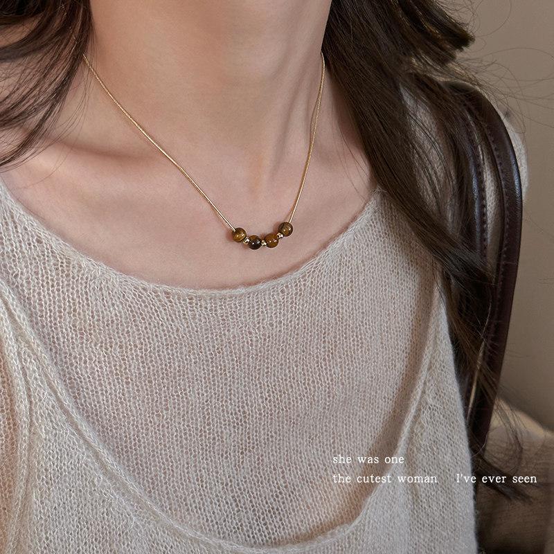 Elegant Pearl Necklace: Trendy, High-End Titanium Steel Clavicle Chain for Women