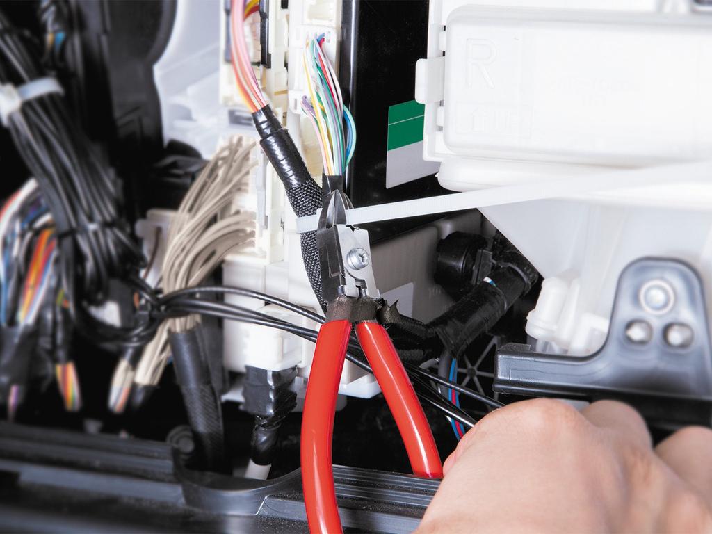 Kyoto Machinery Tools Band Hold Nipper (KTC) PNC-125