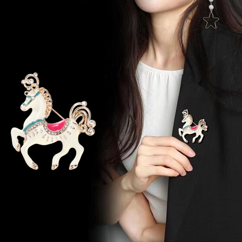 Fashion Zodiac Animal Enamel Horse Brooches For Women Clothing Coat Jewelry Accessories Gifts