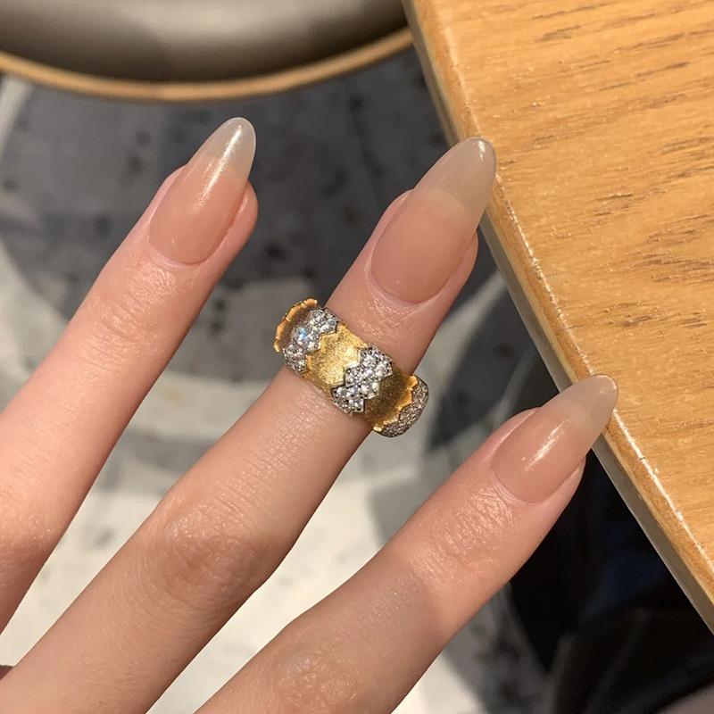 New In Simple Style Wire Drawing Rings Fashion for Women Light Luxury Geometric Female Ring Party Wedding Popular Jewelry