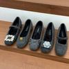 Nische graue Innenhöhenerhöhung Retro Wildleder quadratische Schnalle Strass Samt Mary Jane Schuhe Damen 2025 neue Ballett Baumwollschuhe