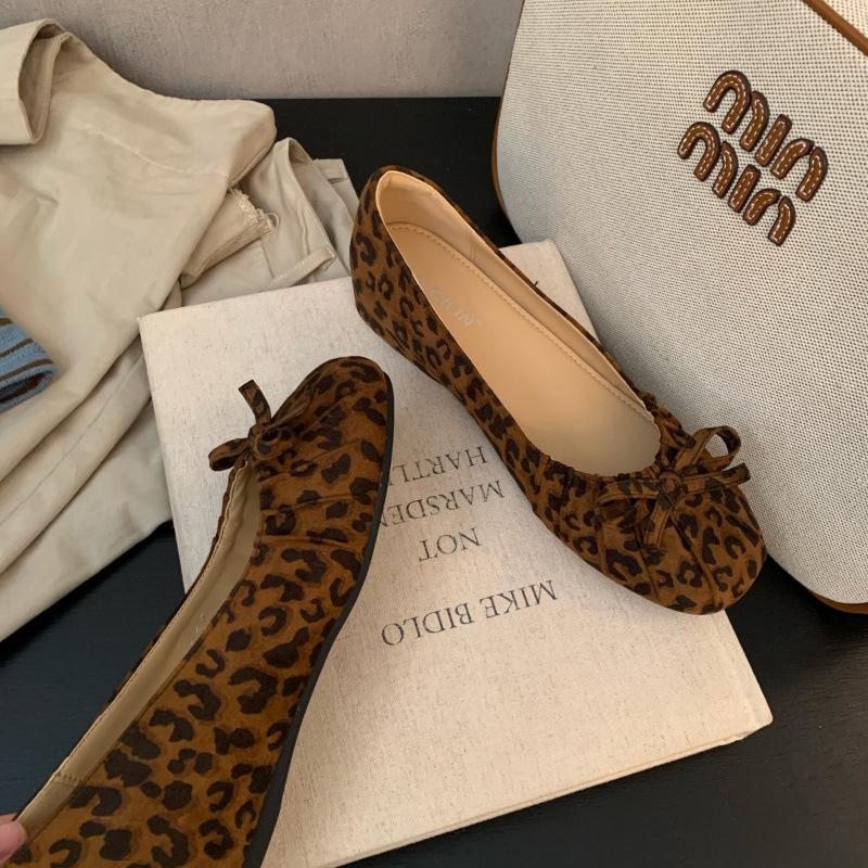 

2025 autumn new bow pleated round head ballet inner height increase commuter women s shoes 40 цветной печати леопарда