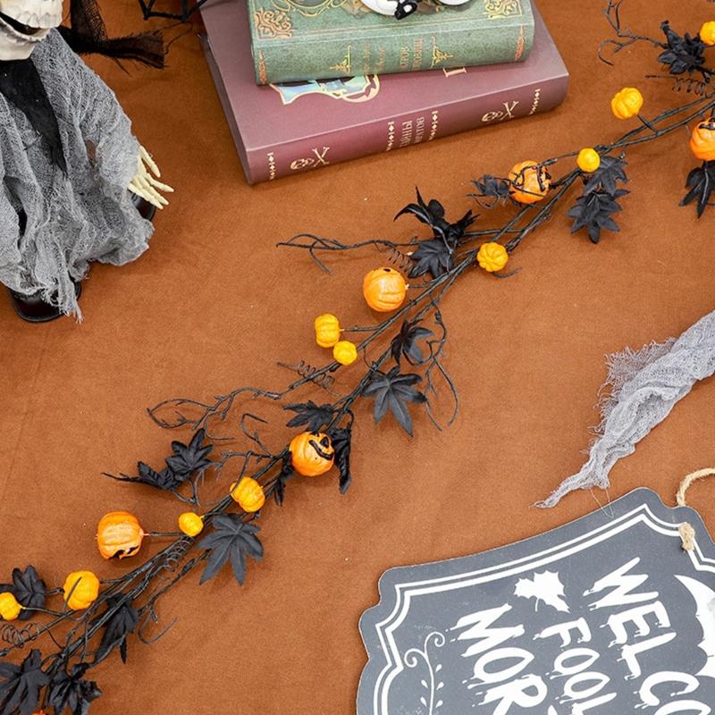 Artificial Leaf Vine Hanging Maple Leaf Vine with Artificial Pumpkins Halloween Party Decoration for Door Wall, 5.9Feet