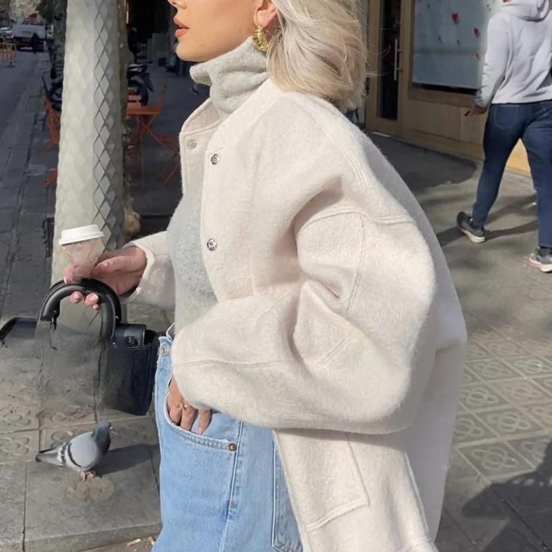 Женская новая свободная универсальная куртка-бомбер с карманами и декоративными скрытыми — фото 6