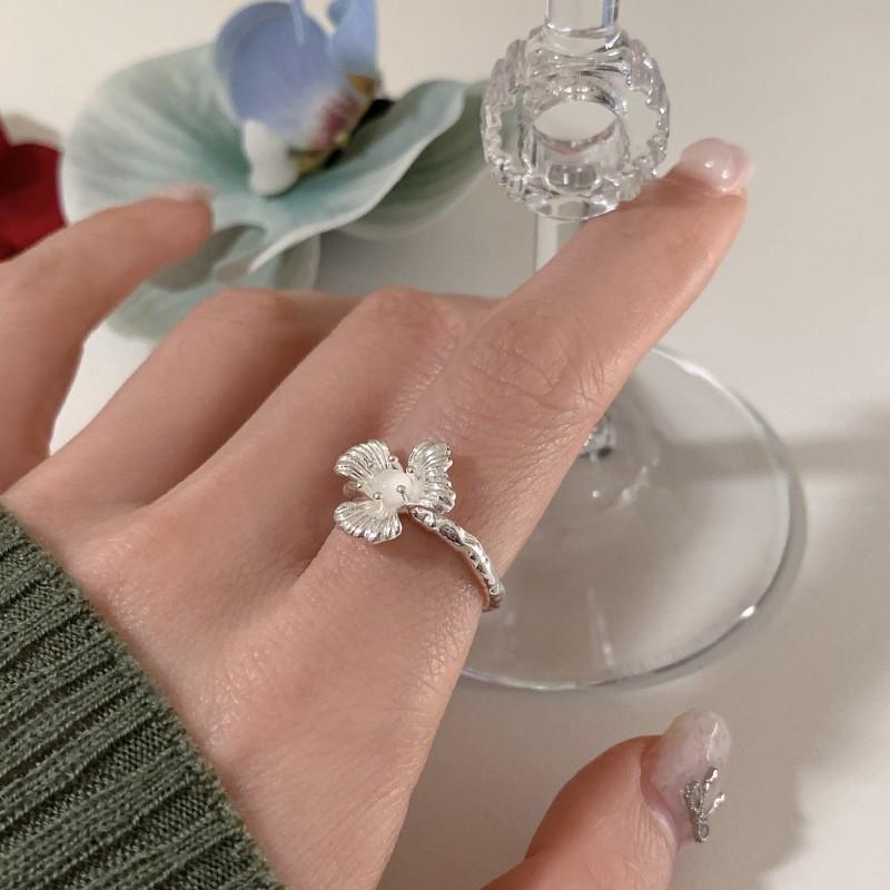 Trendy Chic And Geometric Bread Ring For Women With Elegant Design Highend