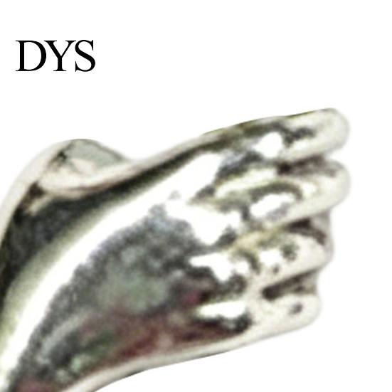 Commuting Party Brooch Pin Fresh Flowers Compact Alloy Flower Holder Vintage Hand-Shaped Suits Dresses Shirts Versatile Badge Accessory