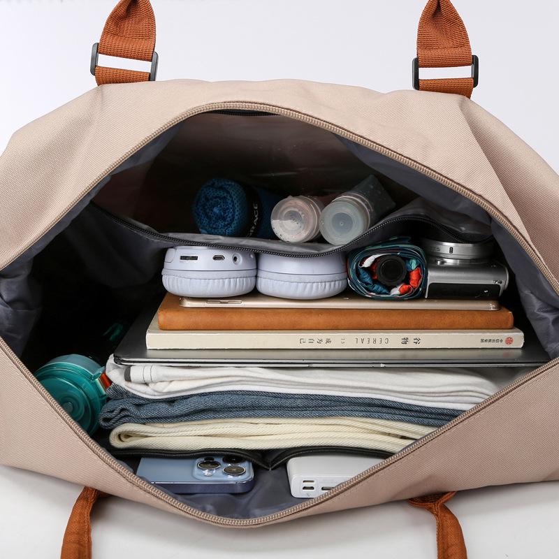 Simple Lightweight Travel Bag - Large Capacity for Gym, Sports, Business, or Outdoor Use.
