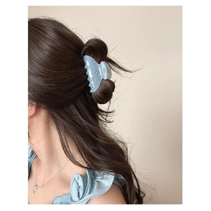Sophisticated Deep-Tone Hair Clamp Adorned With Intricate Sparkling Micro-Studs For An Elevated Evening Look And Secure Hold