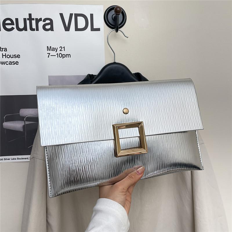 

Lady s Large-capacity Stylish Dinner Cash Bag with A Slip Pocket Inside срібний