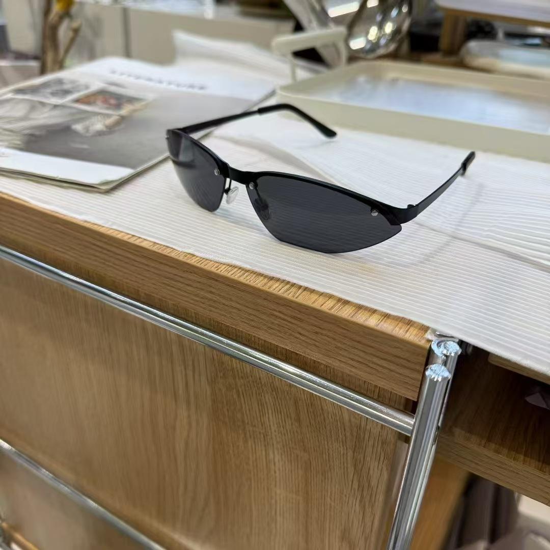 Cat Eye Shape Designer Sunglasses Woman Fashion Style Rimless Men Sun Glasses  Women S Sun Glass