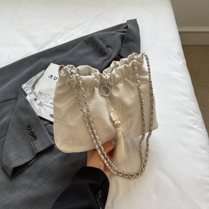 

Жіноча сумка через плече 2024 року, нова проста модна літня сумка-відро з ланцюгом, модна сумка для відпочинку та відпочинку бежевий