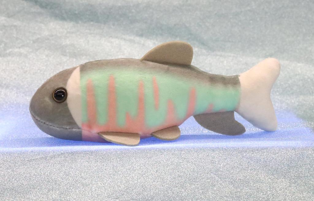 Take Off Pish Small and Colorful Fish Plush Toy - Press the Belly to Make a Beep Sound - Oikawa