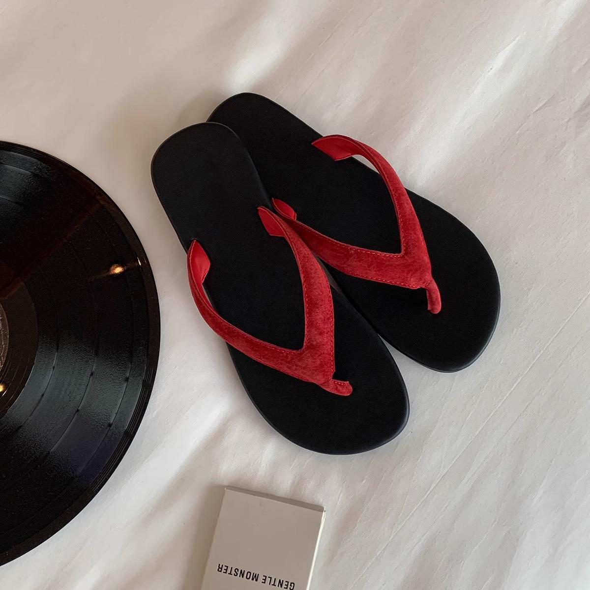 Flip-flops shoes for women in summer wear flat-bottomed holiday seaside beach pinch foot cold slippers 39 2580₽