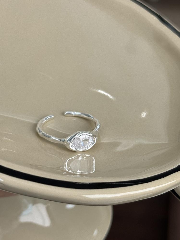 

Потрясающее кольцо в форме сердца из серебра 925 пробы, созданное для женщин, с элегантными циркониевыми камнями для изысканного стиля. J6036