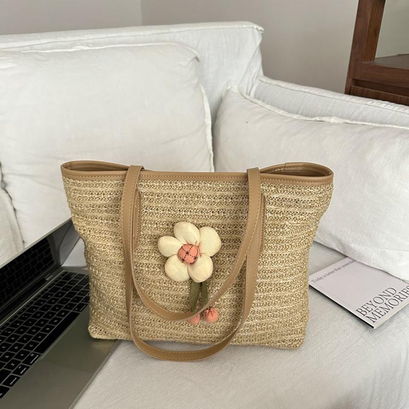 Simple Flower Decoration Large Capacity Women Grass Woven Bag For Urban Casual Use