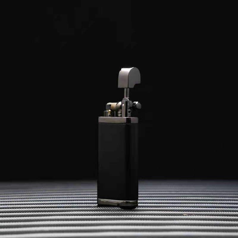 Oblique Flame Metal Cigarette Lighter - Trendy, Portable & Customizable Design for Men