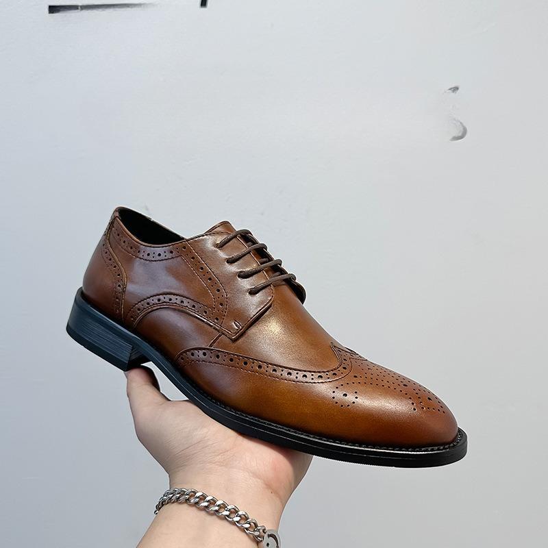 Men's Brogue Shoes British Style Business Shoes Classic Leather Dress Shoe Hollow Out Design Oxfords Wedding Party Shoes for Men