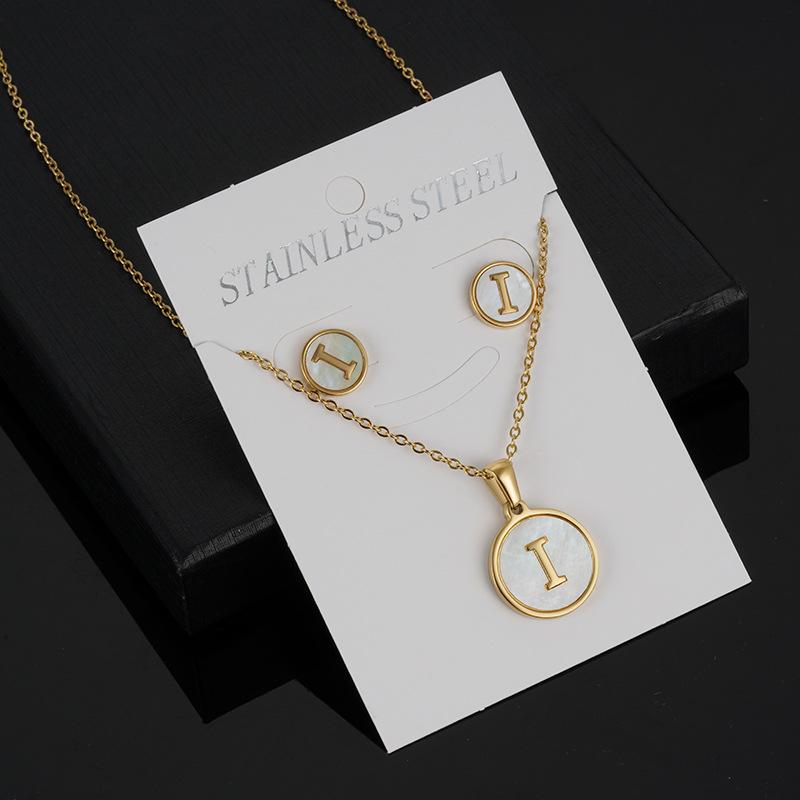 18K Gold-Plated Stainless Steel Alphabet Necklace Set: Cross-Border Women’s 26-Letter Round Shell Pendant