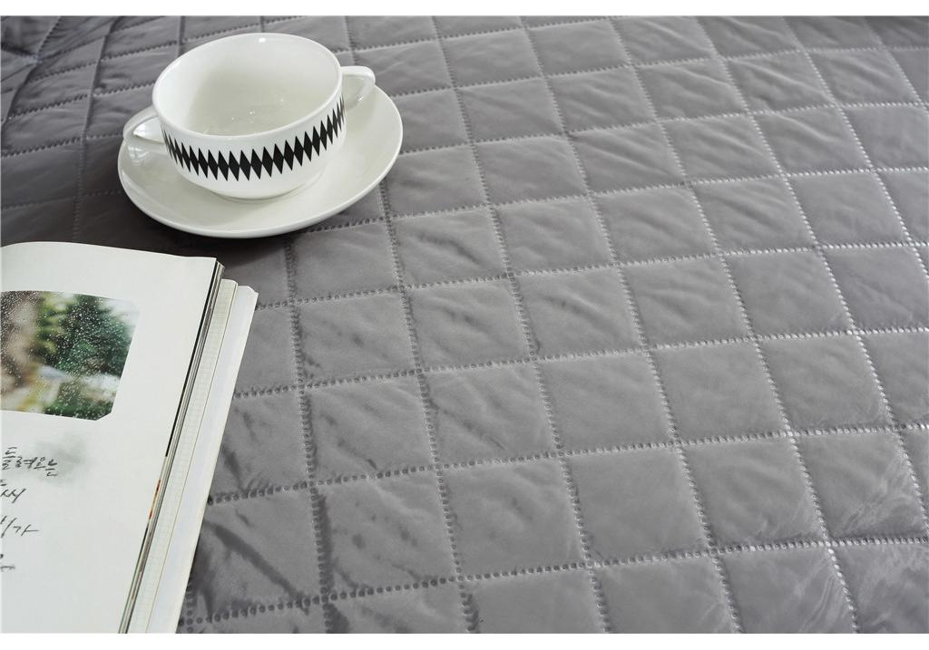 Waterproof Anti-slip Pet Sofa Cover - Universal Protective Mat for Dogs