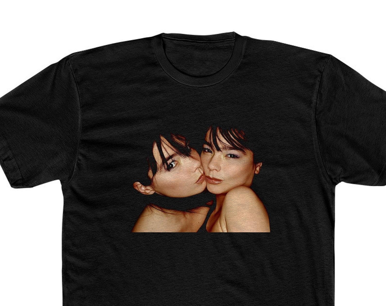 BJORK - Vintage 90s - Retro Bjork - Music Shirt S